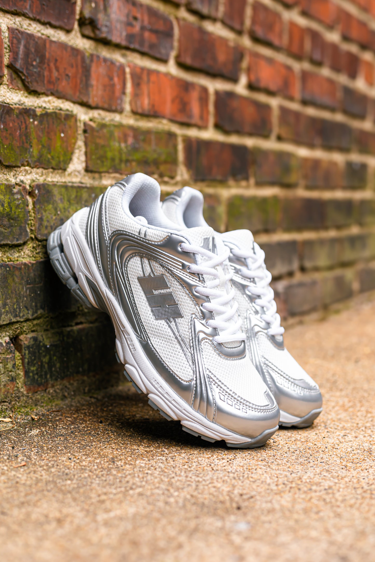 “NINA 001” Track Runner [ June 18 ]