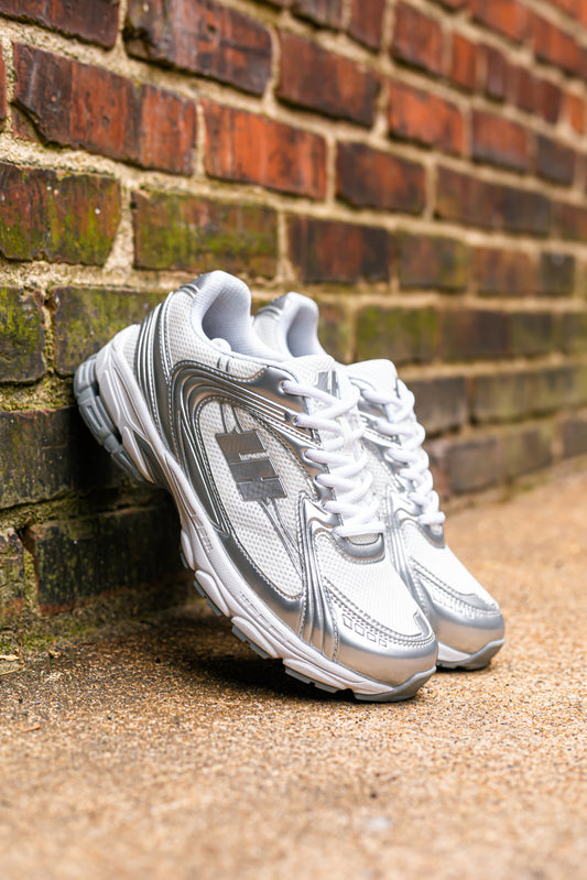 “NINA 001” Track Runner [ June 18 ]